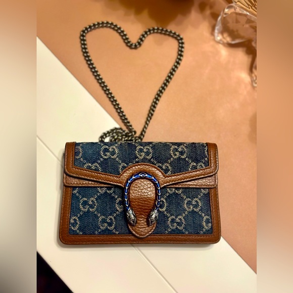 Giftaway January 2024 - Picture 2 of 10